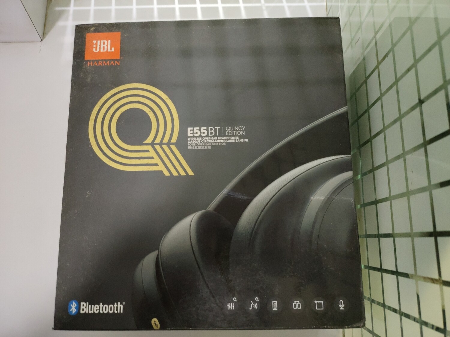 Jbl harman e55bt quincy edition hotsell