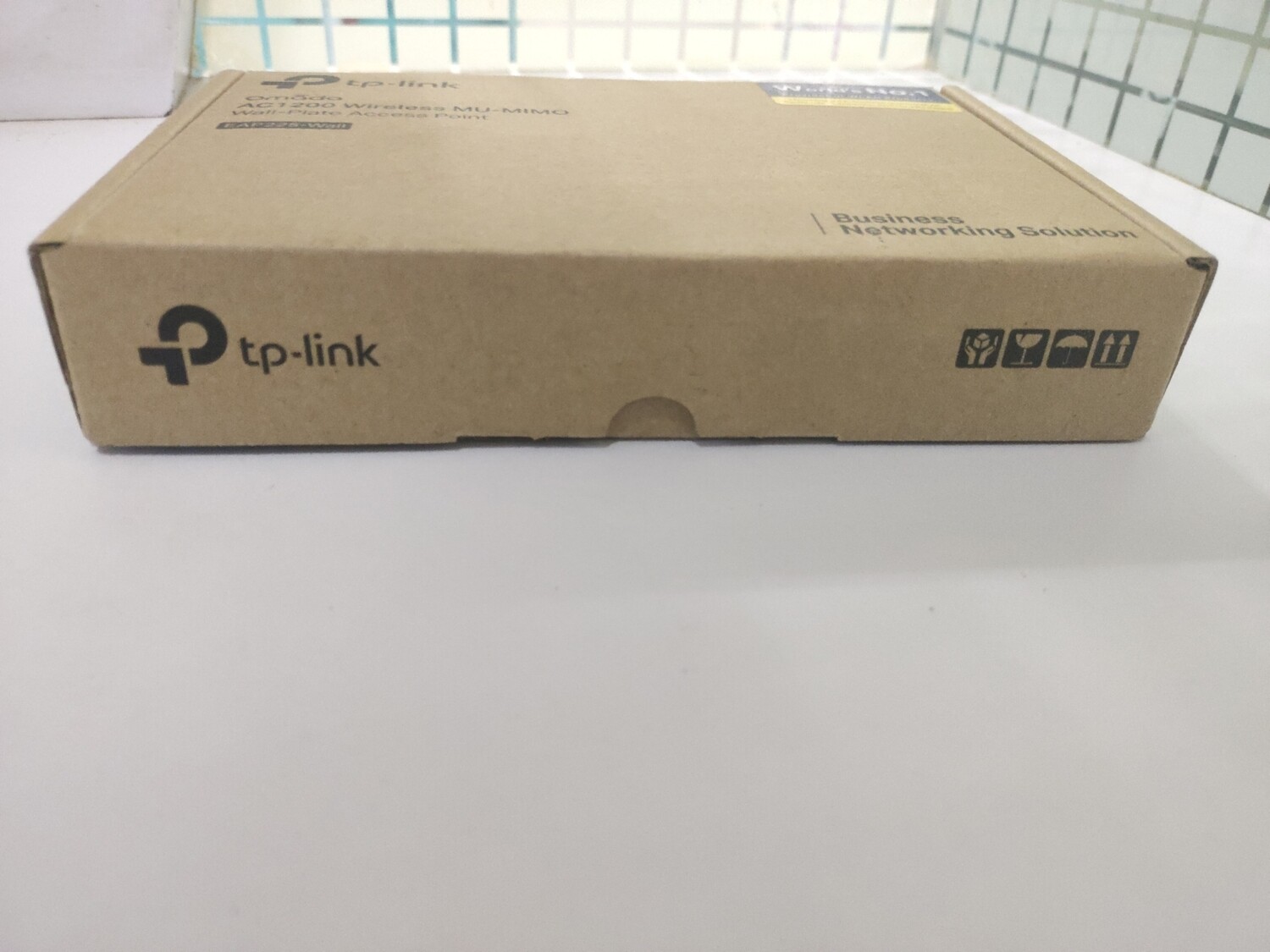 TP Link EAP225-Wall Omada Wireless Wall-Plate Access Point TP Link EAP225-Wall Omada Wireless Wall-Plate Access Point