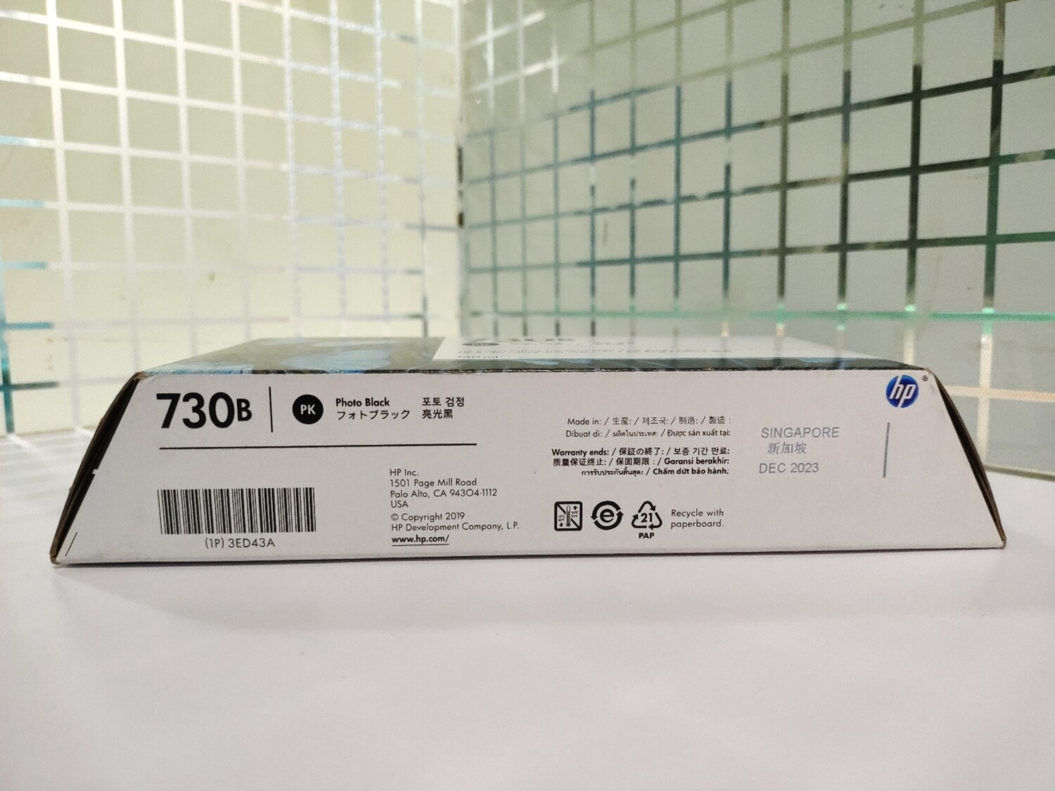 HP 730B 130-ml Photo Black DesignJet Ink Cartridge (3ED43A) HP 730B 130-ml Photo Black DesignJet Ink Cartridge (3ED43A)