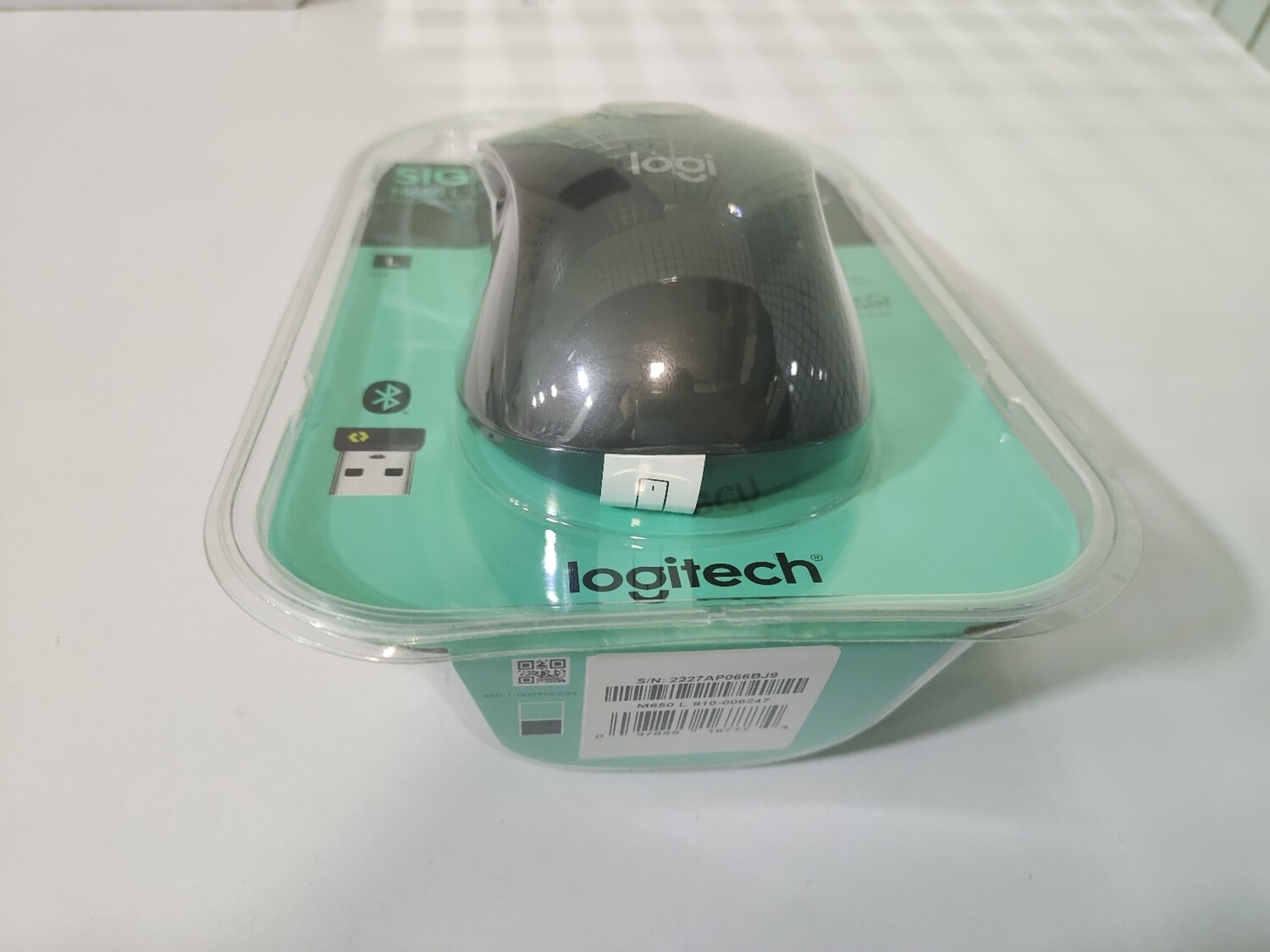 Logitech Signature M650L Wireless Mouse Logitech Signature M650L Wireless Mouse