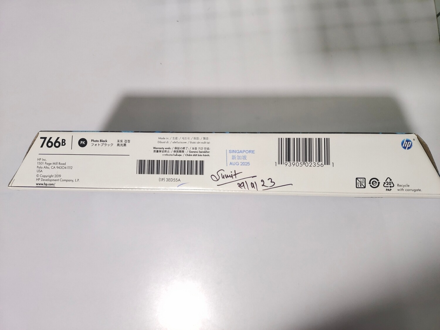 HP DesignJet 766 / 766B Ink Cartridge, Photo Black, 300ml HP DesignJet 766 / 766B Ink Cartridge, Photo Black, 300ml