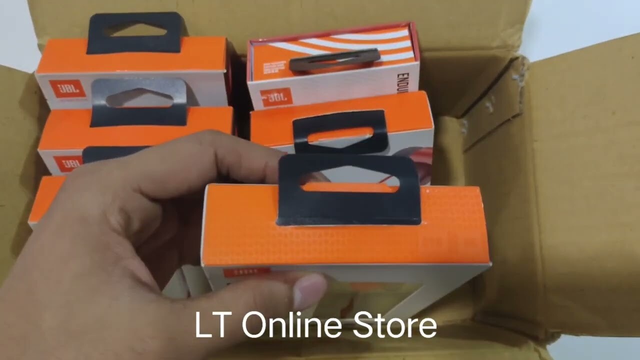 JBL E15 In-Ear Headphones with Mic, Red JBL E15 In-Ear Headphones with Mic, Red