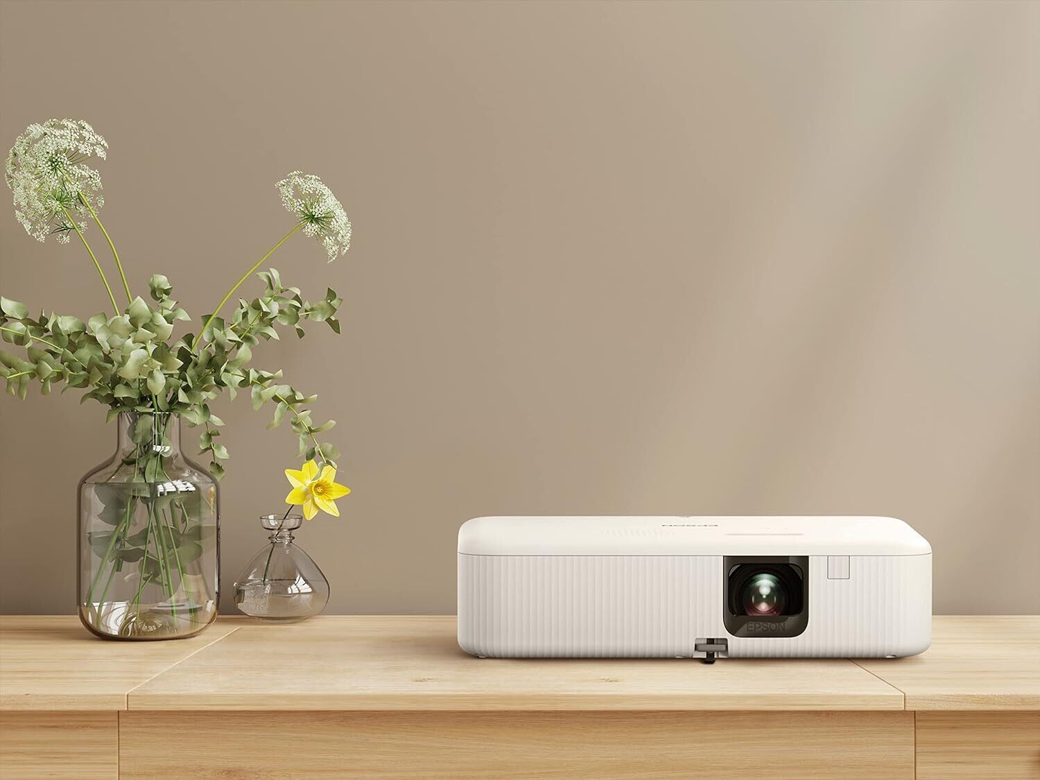 Epson EpiqVision Flex CO-FH02 Full HD Projector Epson EpiqVision Flex CO-FH02 Full HD Projector