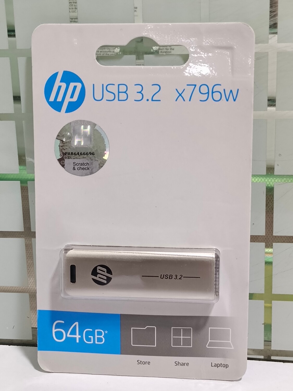 HP 64GB USB 3.2 Flash Drive, x796w