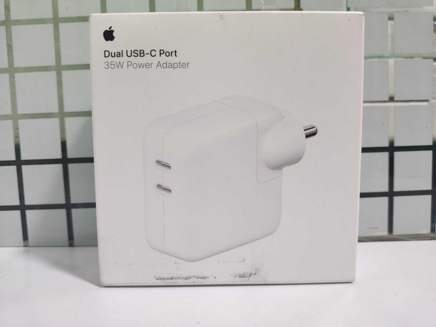 Apple 35W Dual USB-C Port Power Adapter Apple 35W Dual USB-C Port Power Adapter