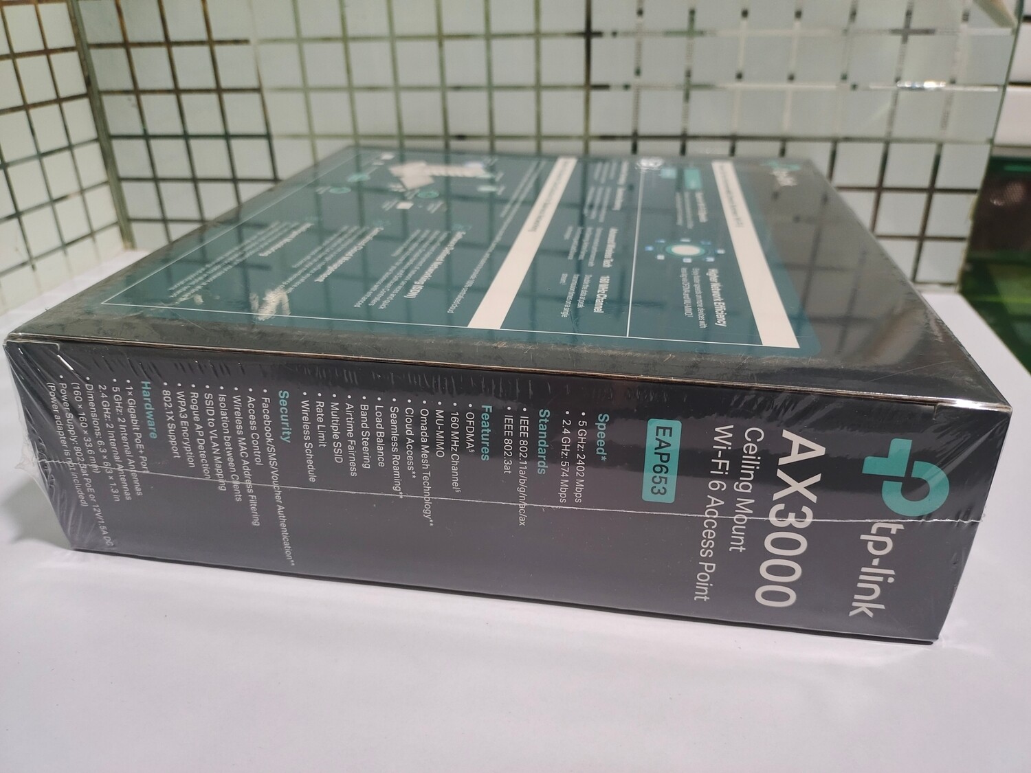 TP-Link EAP650 AX3000 Ceiling Mount WiFi 6 Access Point TP-Link EAP650 AX3000 Ceiling Mount WiFi 6 Access Point