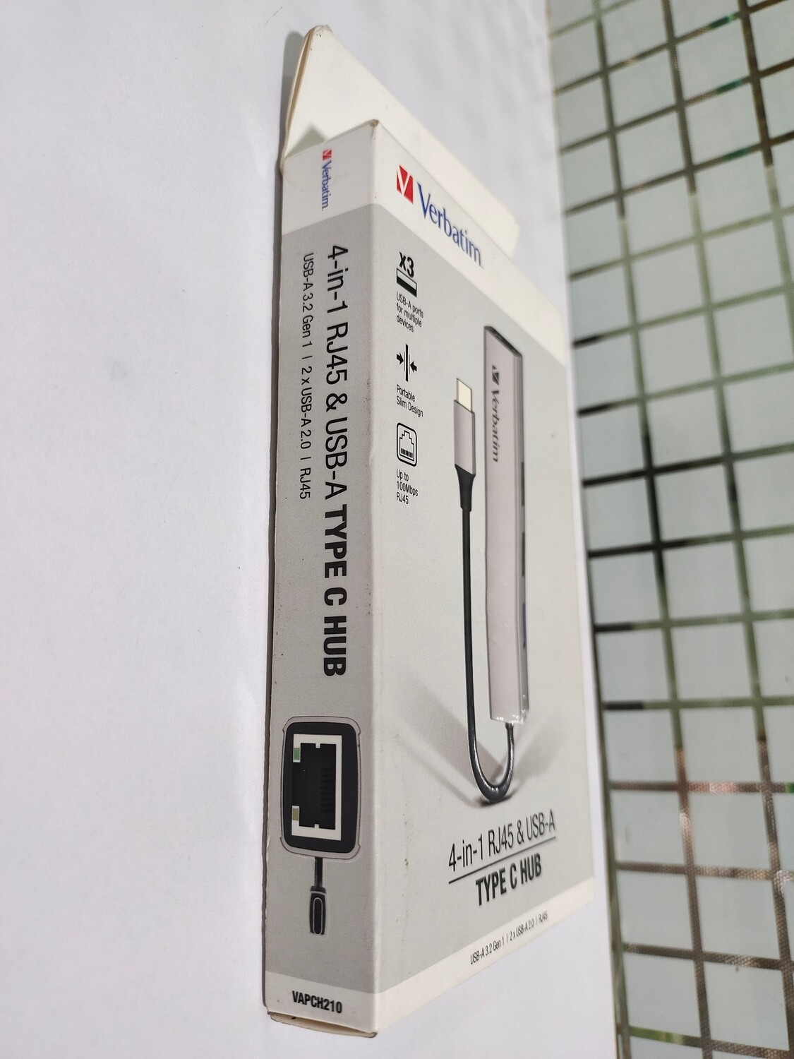 Verbatim 4-in-1 RJ45 & USB-A Type C Hub