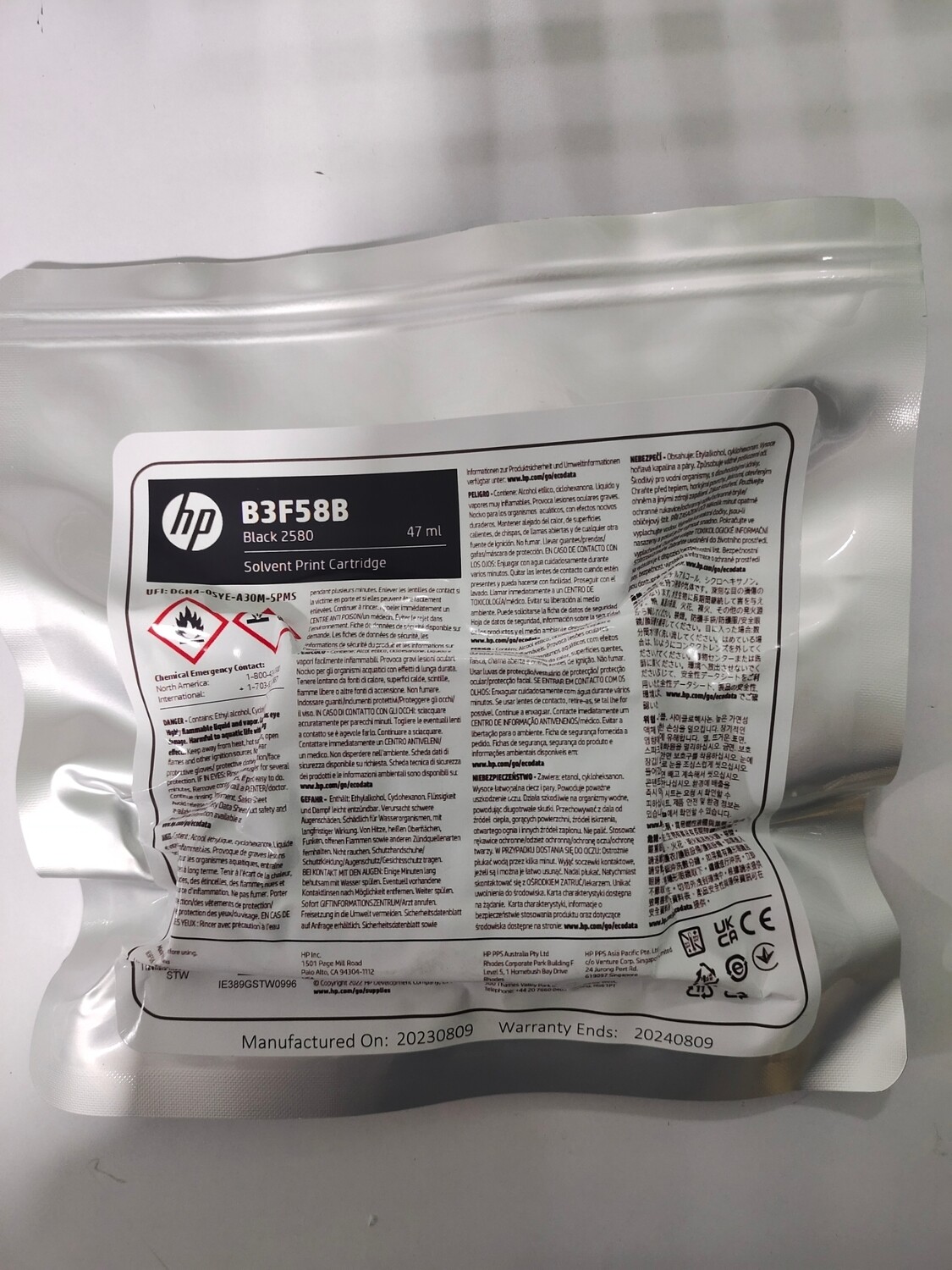 HP 2580 Black Solvent Ink Cartridge (B3F58B)