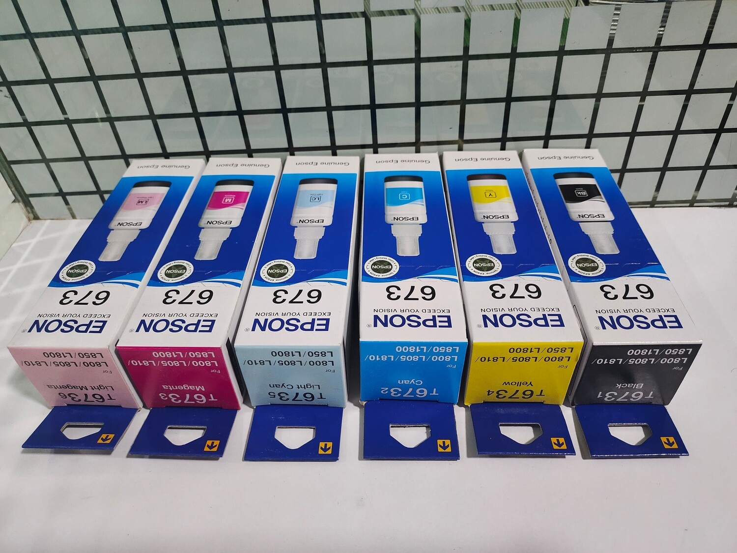 Epson 673 set of 6 bottle (L805, L850, L1800, L810, L800) Epson 673 set of 6 bottle (L805, L850, L1800, L810, L800)