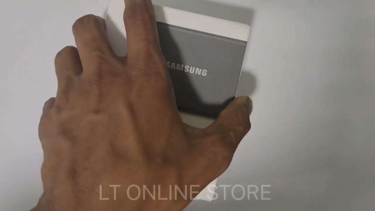 Samsung T7 1TB Up to 1,050MB/s Portable SSD Samsung T7 1TB Up to 1,050MB/s Portable SSD