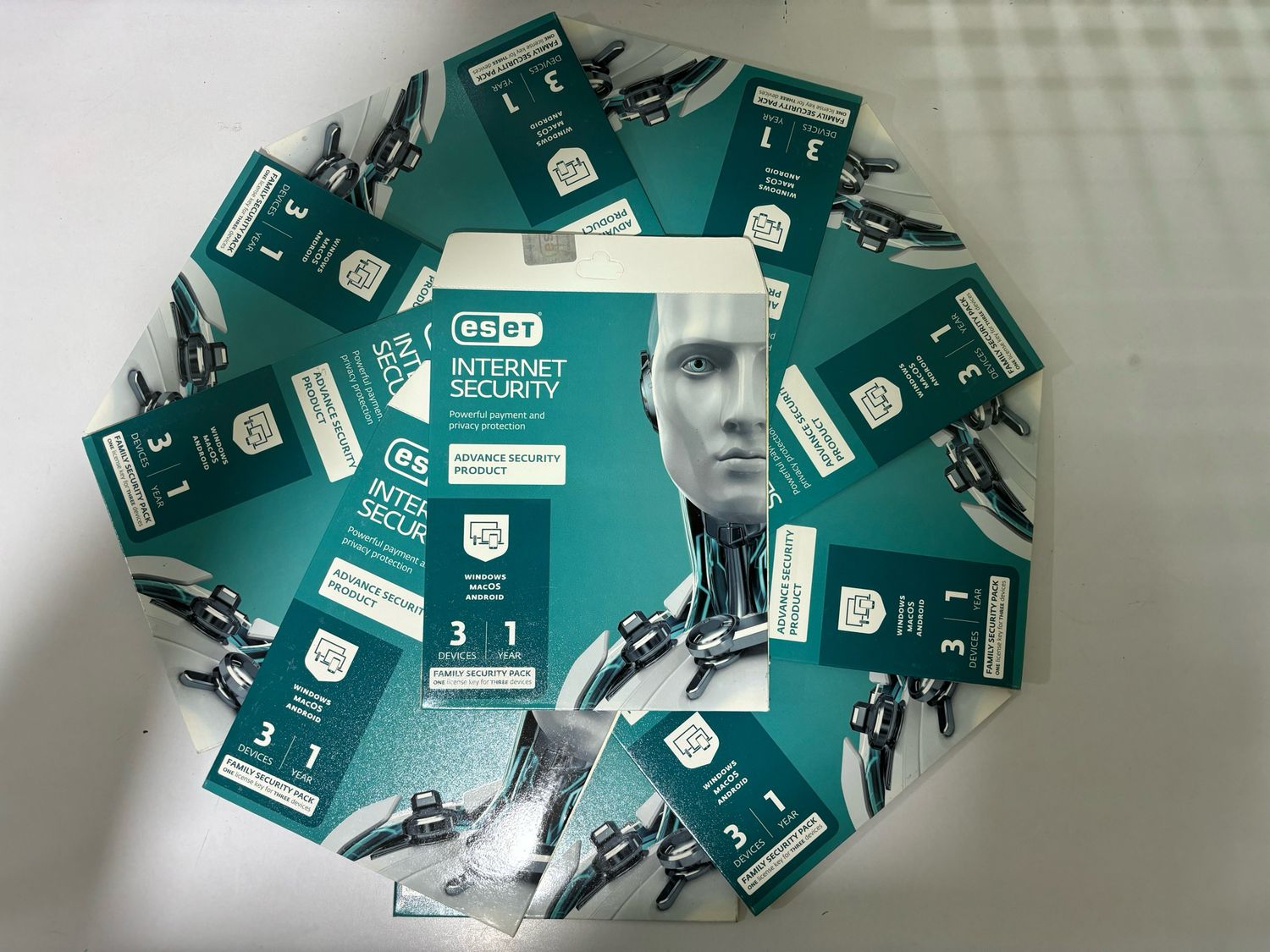 3 User, 1 Year, Eset internet Security (3-key)