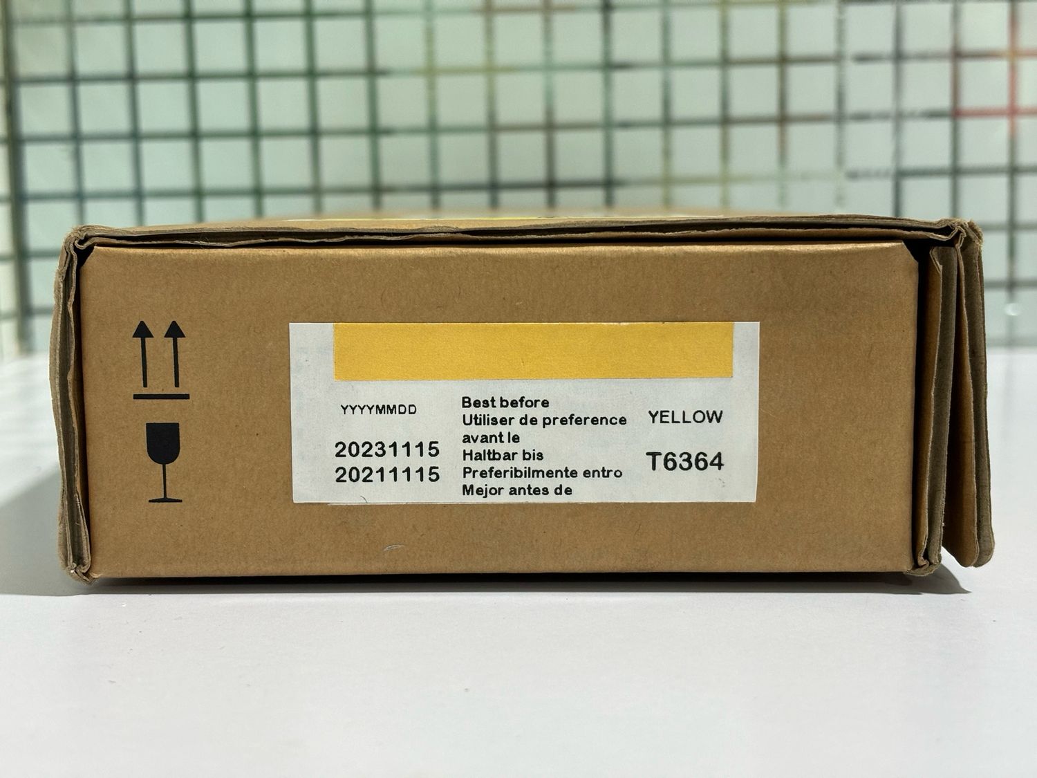 Epson T6364 Ink Cartridge, Yellow, 700ml Epson T6364 Ink Cartridge, Yellow, 700ml