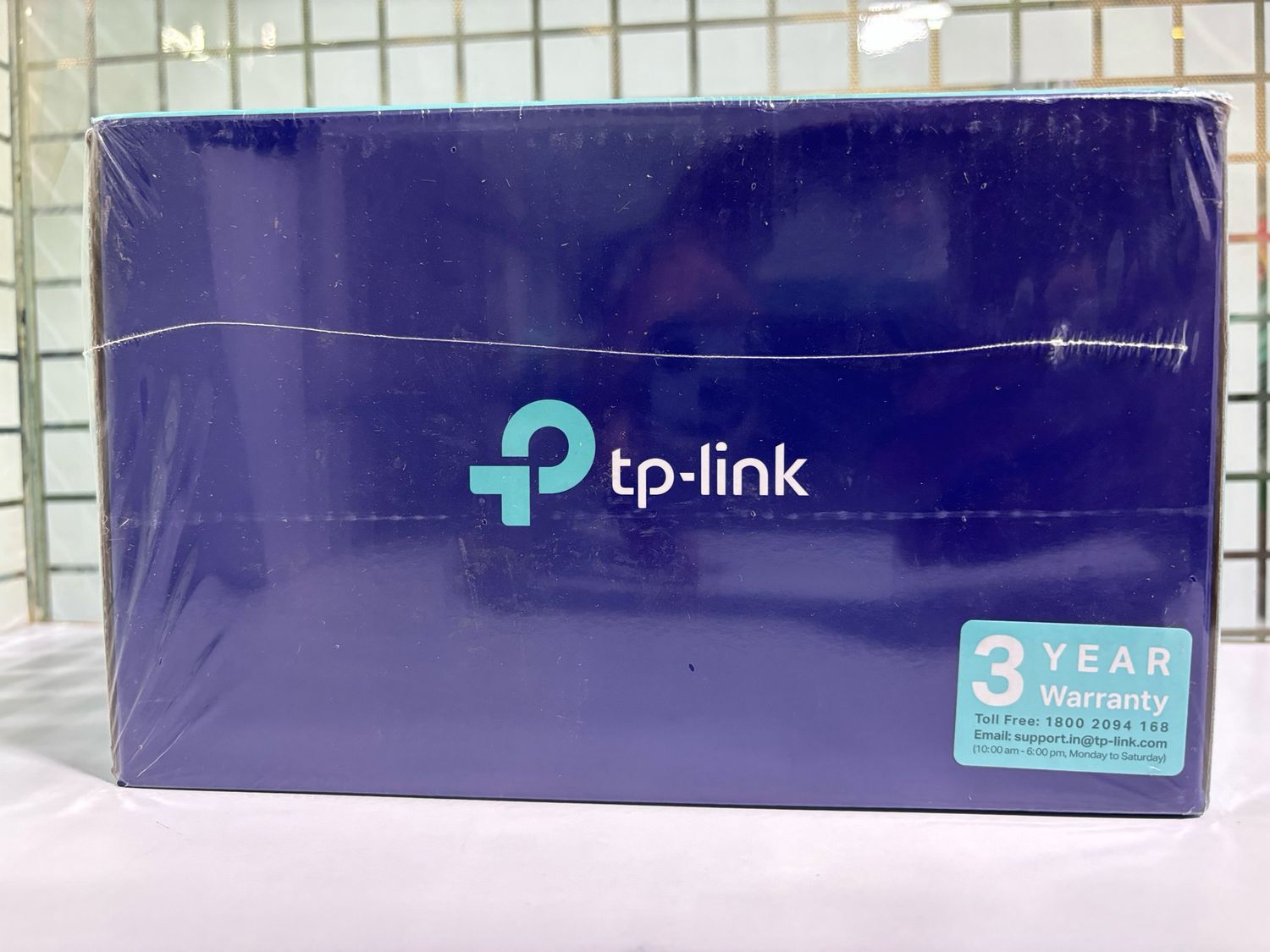 TP Link TL-SF1005P 5-Port Desktop PoE Switch with 4-Port PoE TP Link TL-SF1005P 5-Port Desktop PoE Switch with 4-Port PoE