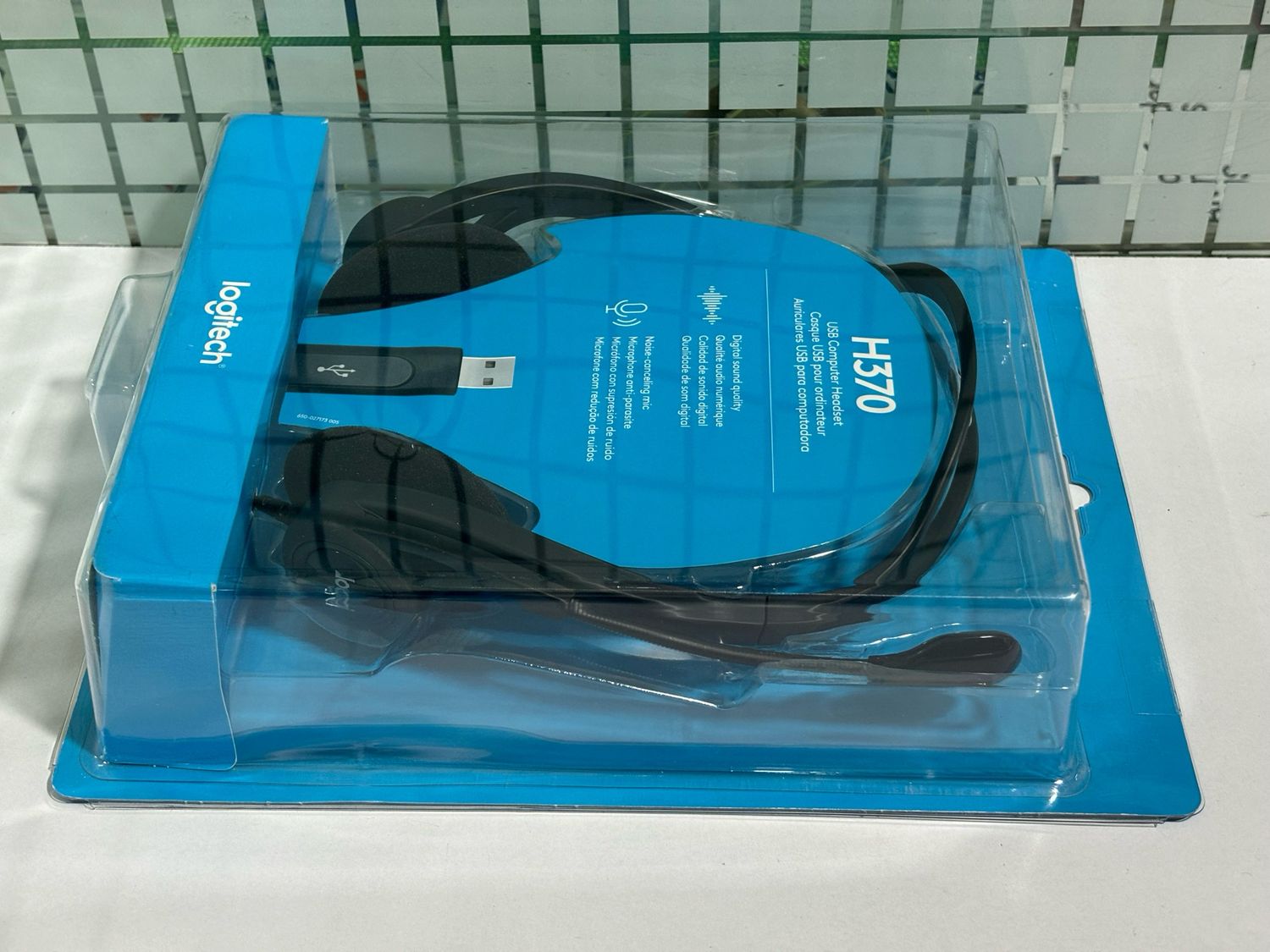 Logitech H370 USB Computer Headset Logitech H370 USB Computer Headset