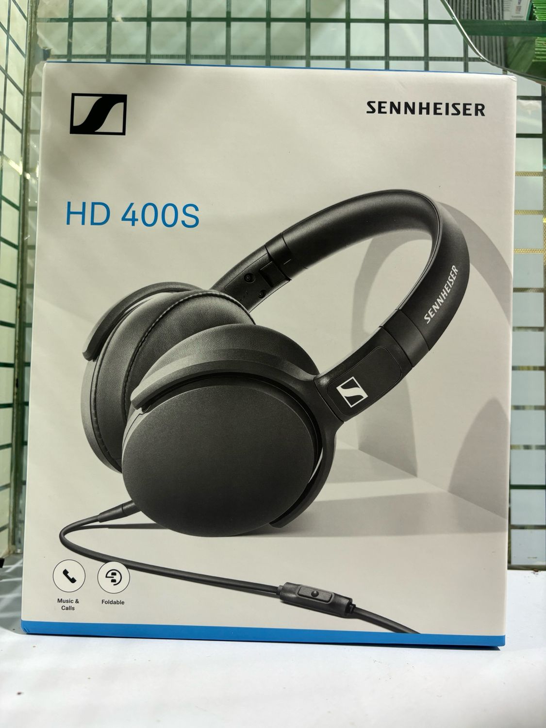 Sennheiser HD 400s Wired Over The Ear Headphone Sennheiser HD 400s Wired Over The Ear Headphone