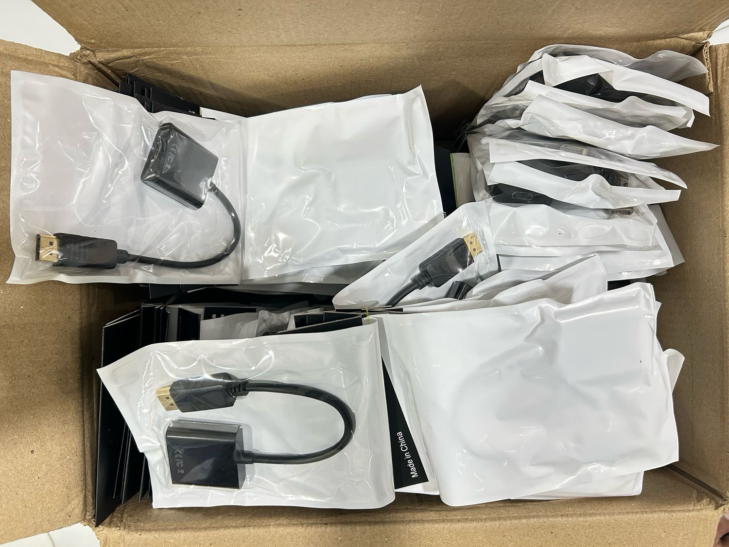 DP to HDMI Adaptor (Pack of 10) DP to HDMI Adaptor (Pack of 10)