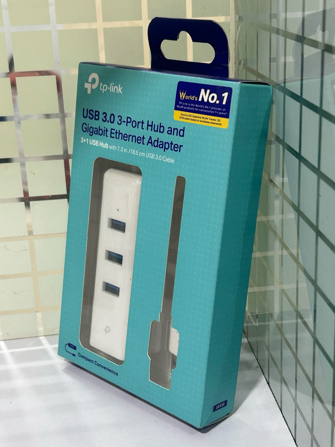 TP-Link UE330 USB Hub & Gigabit Ethernet Adapter TP-Link UE330 USB Hub & Gigabit Ethernet Adapter