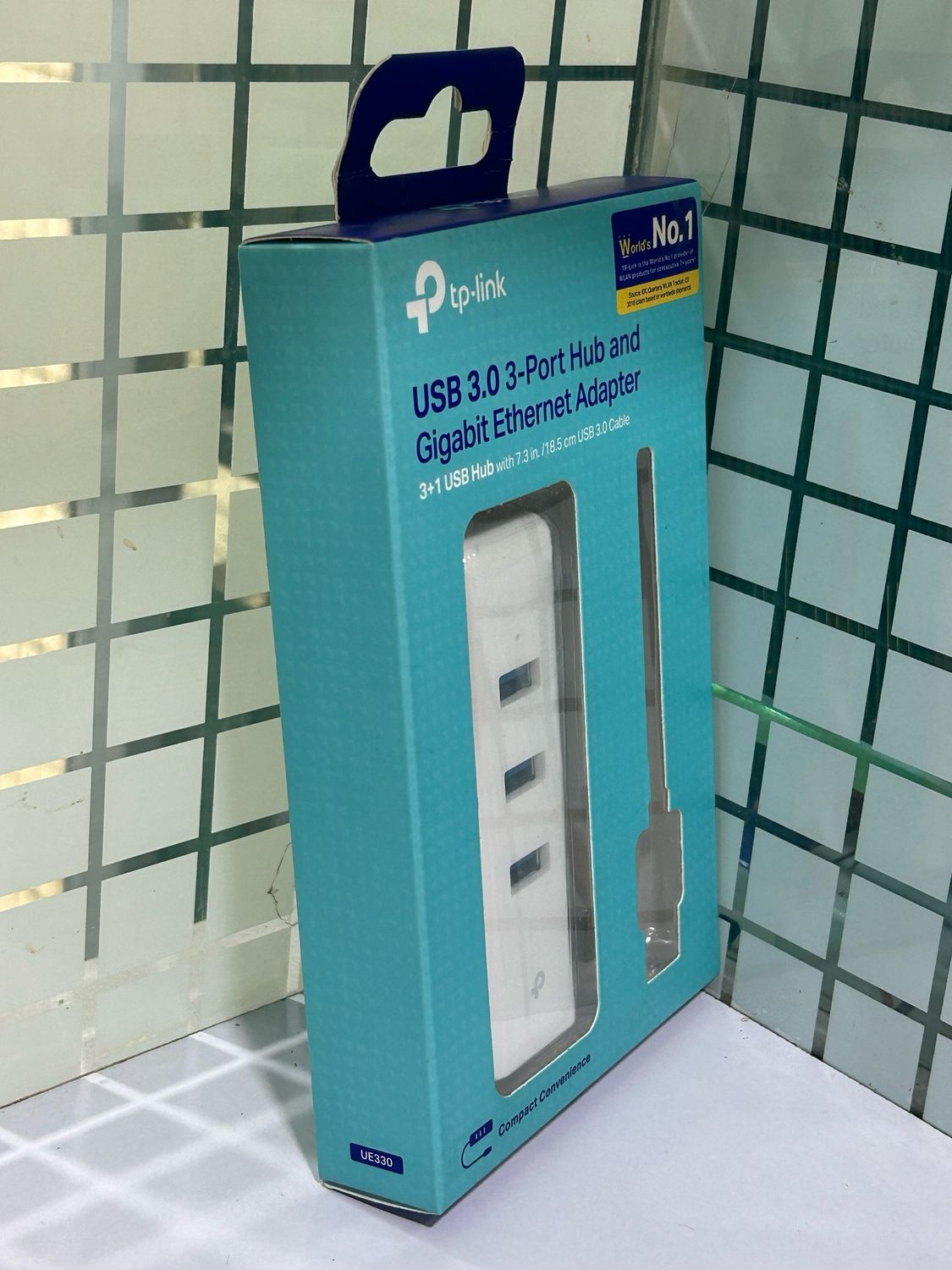 TP-Link UE330 USB Hub & Gigabit Ethernet Adapter TP-Link UE330 USB Hub & Gigabit Ethernet Adapter