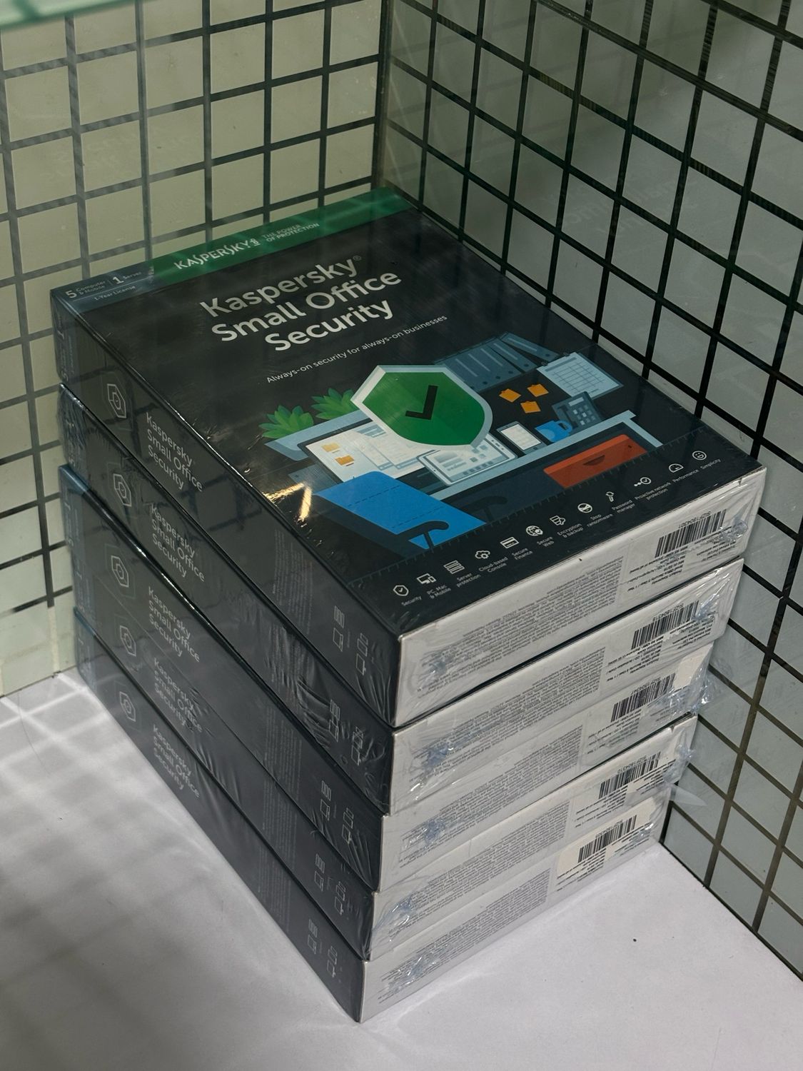 5 PC, 1 Server, 5 Mobile, 1 Year, Kaspersky Small Office Security 5 PC, 1 Server, 5 Mobile, 1 Year, Kaspersky Small Office Security