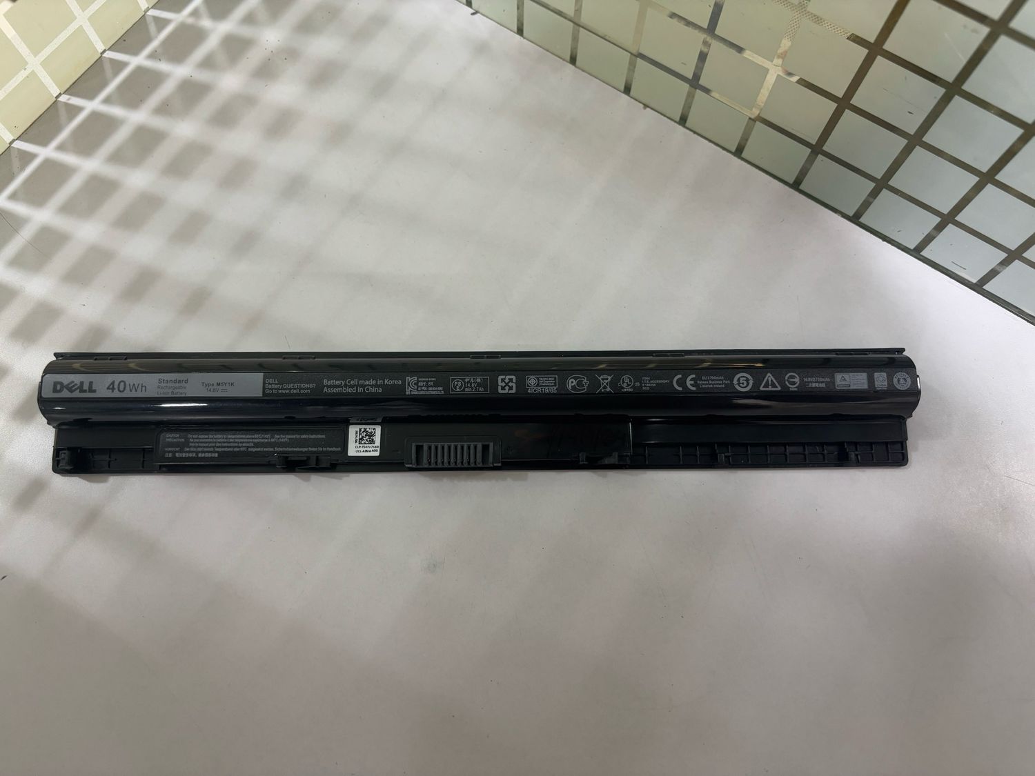 DELL M5Y1K Notebook Battery (7PY0D) DELL M5Y1K Notebook Battery (7PY0D)