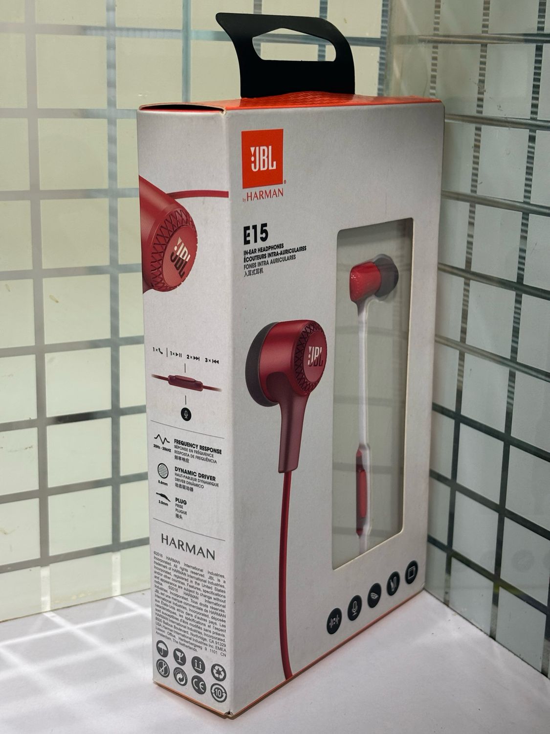 JBL E15 In-Ear Headphones with Mic, Red JBL E15 In-Ear Headphones with Mic, Red