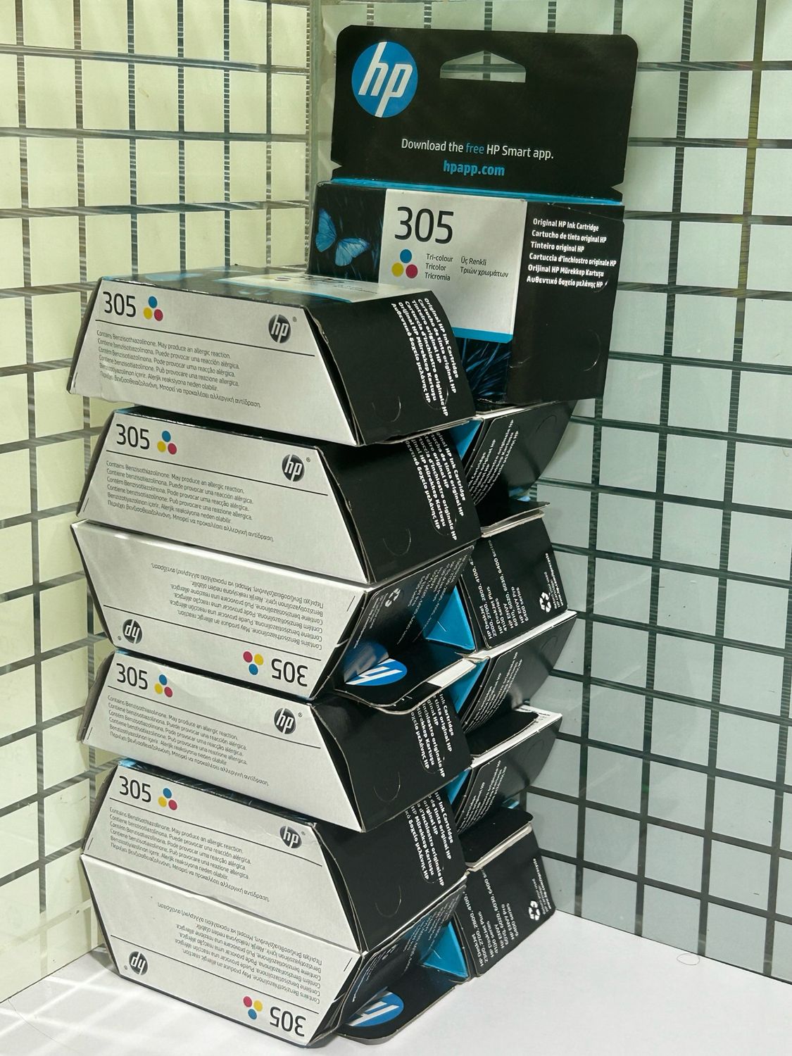 HP 305 Ink Cartridge (Combo Pack) Black + Tri-Color HP 305 Ink Cartridge (Combo Pack) Black + Tri-Color