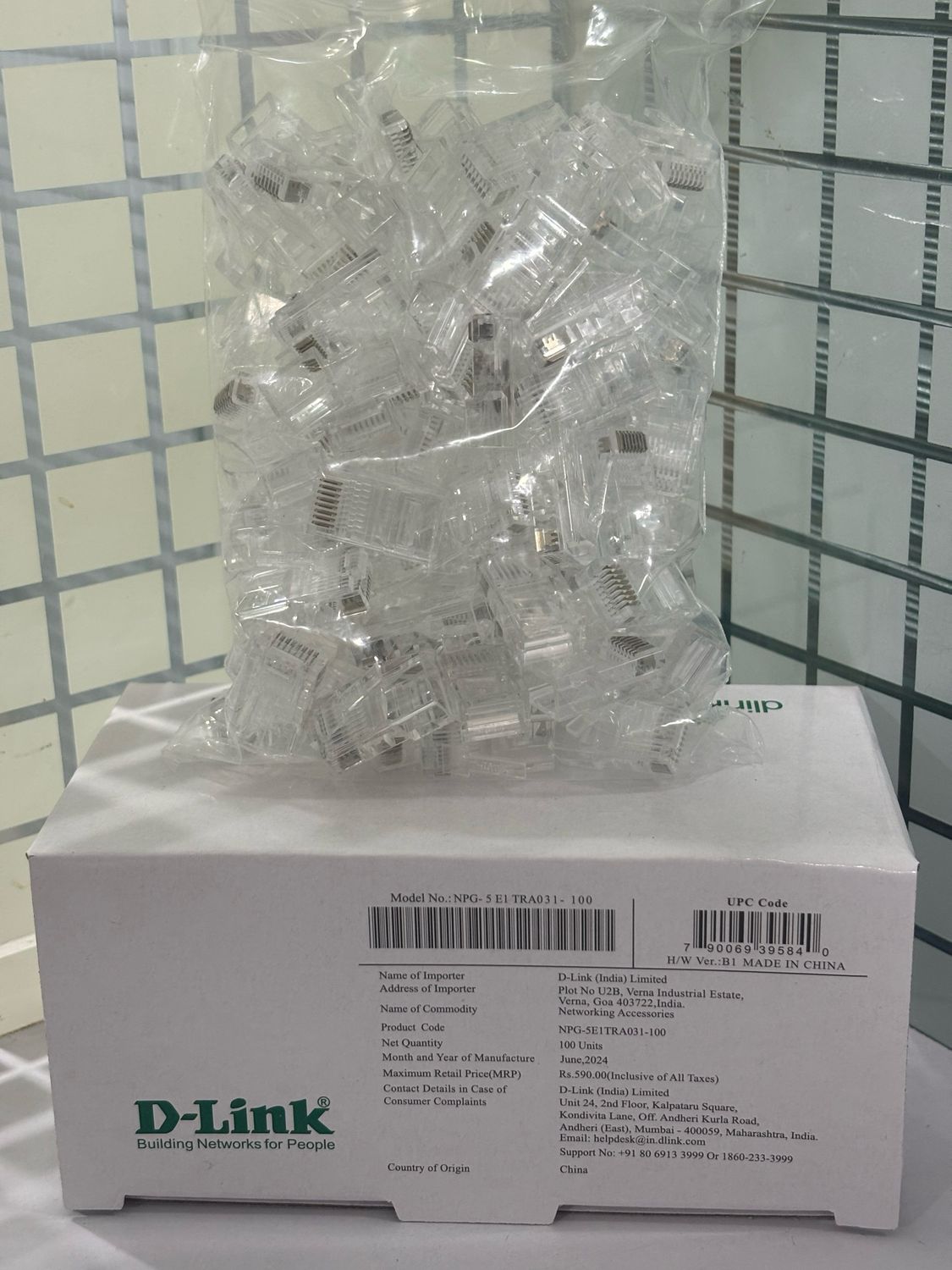 D-Link RJ 45 Cat-5 Connector, 100 nos D-Link RJ 45 Cat-5 Connector, 100 nos