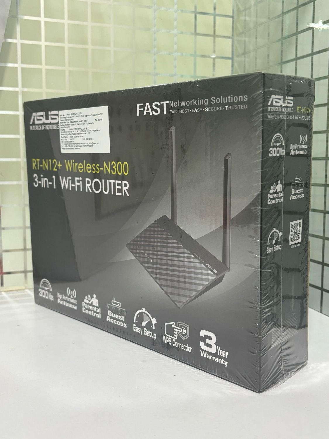 Asus RT-N 12+ (Latest) Wireless N300 3-in-1 Router Asus RT-N 12+ (Latest) Wireless N300 3-in-1 Router