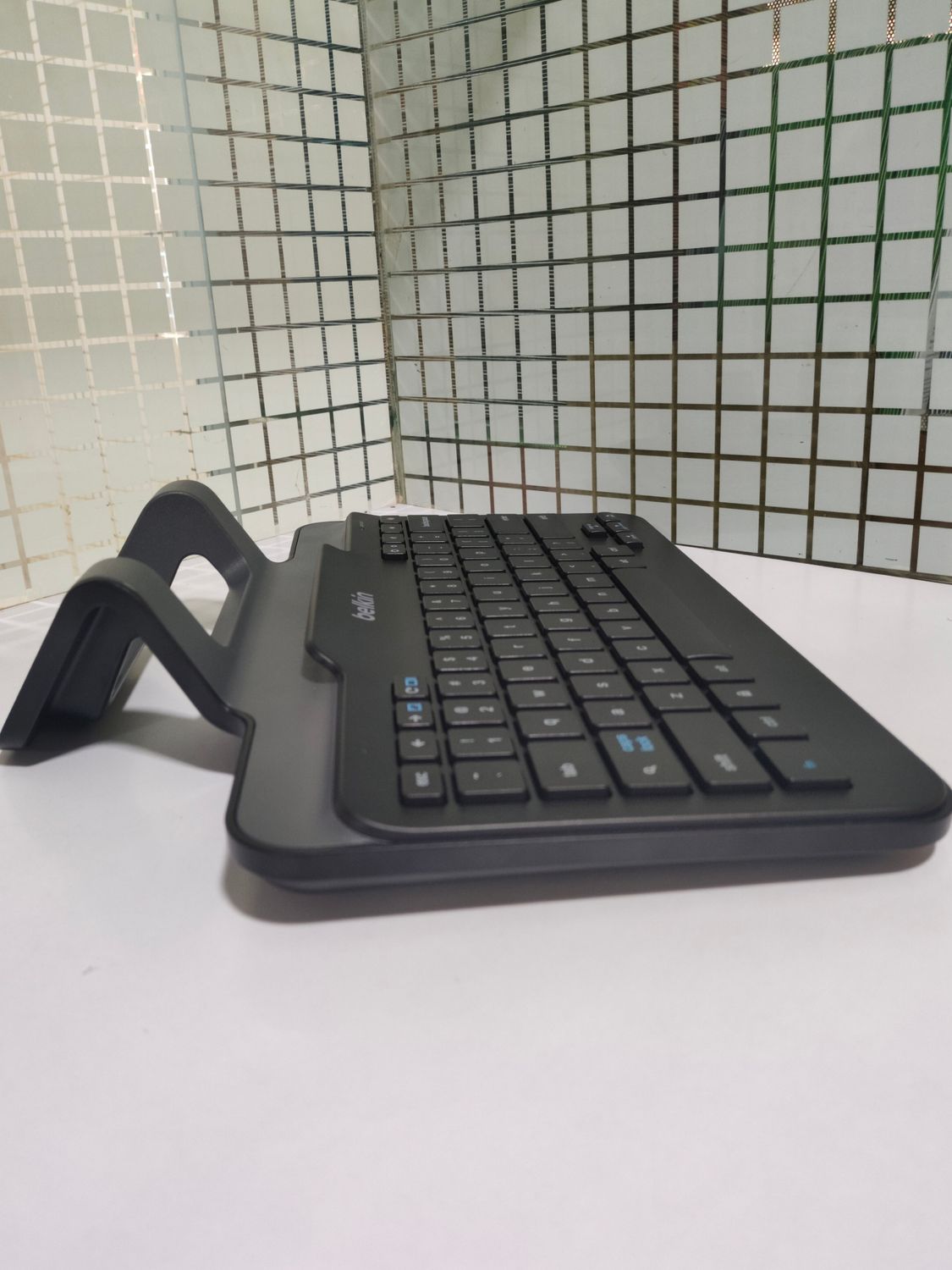 Wired Tablet Keyboard with Stand with USB-C Connector