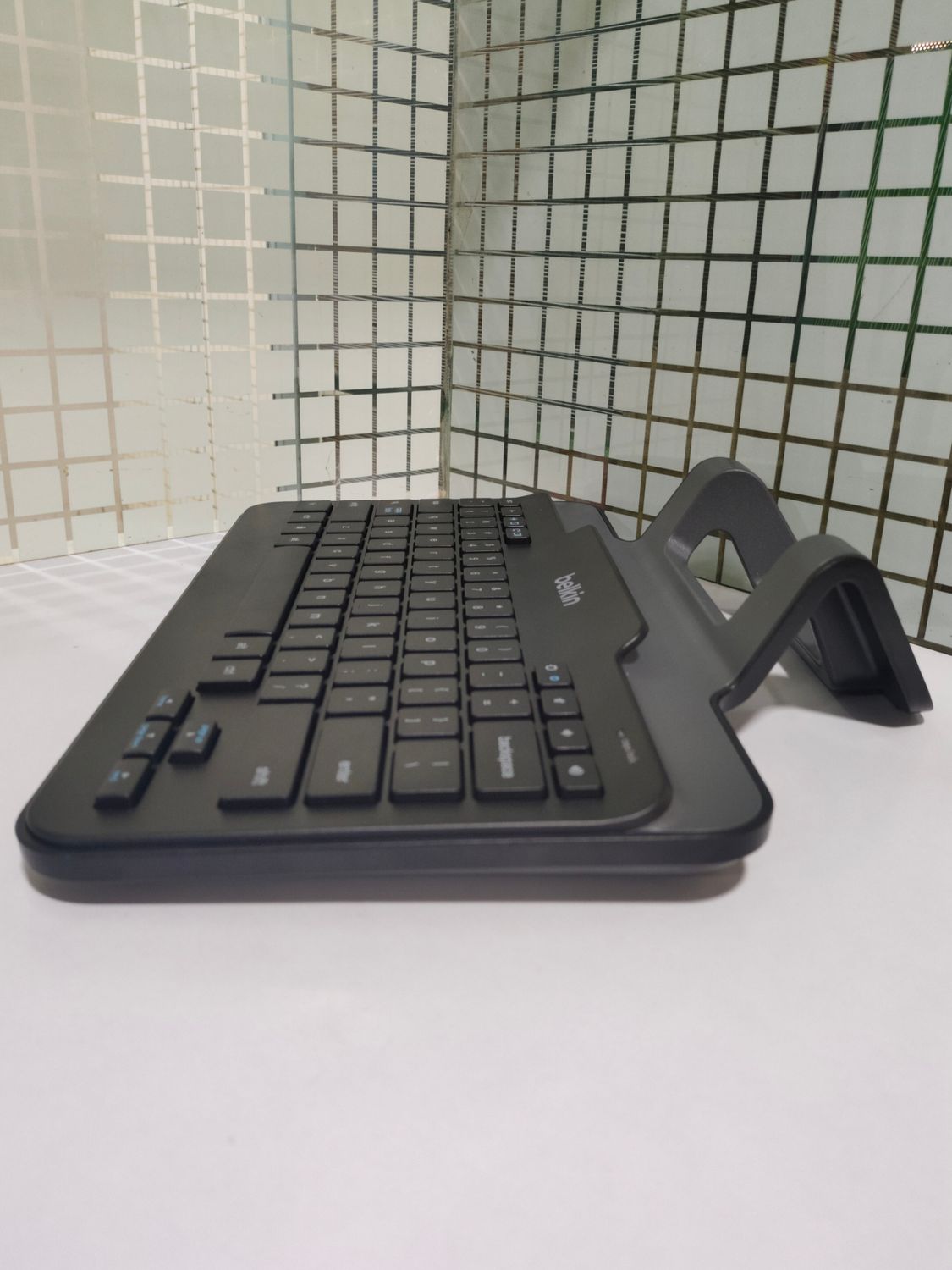 Wired Tablet Keyboard with Stand with USB-C Connector