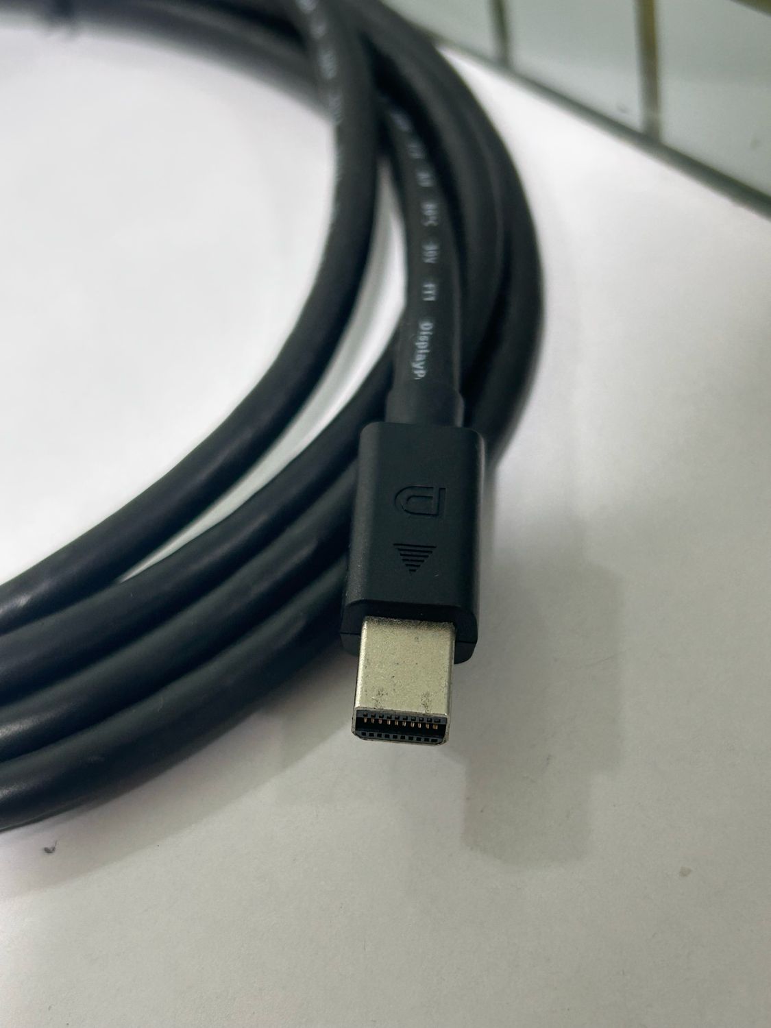 1.8mtr Mini DisplayPort to DisplayPort Cable 1.8mtr Mini DisplayPort to DisplayPort Cable