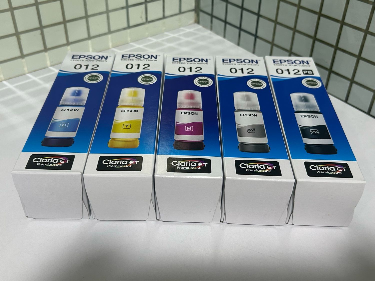 Epson 011/012 set of 6 bottle, L8180 (PB/Bk/C/Y/M/Gr) Epson 011/012 set of 6 bottle, L8180 (PB/Bk/C/Y/M/Gr)