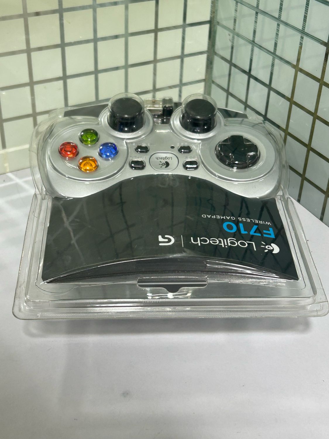 Logitech F710 Bluetooth Wireless Gamepad