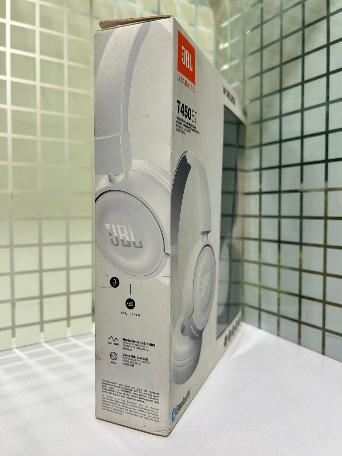 JBL T450BT On-Ear Wireless Bluetooth Headphones with Mic, White JBL T450BT On-Ear Wireless Bluetooth Headphones with Mic, White