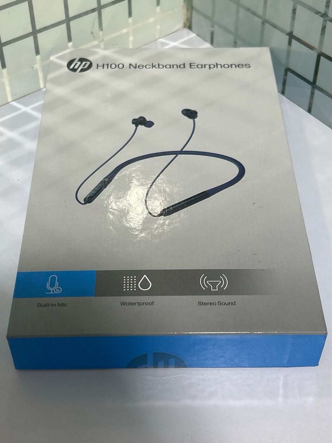 HP H100 Wireless Neckband Headset HP H100 Wireless Neckband Headset