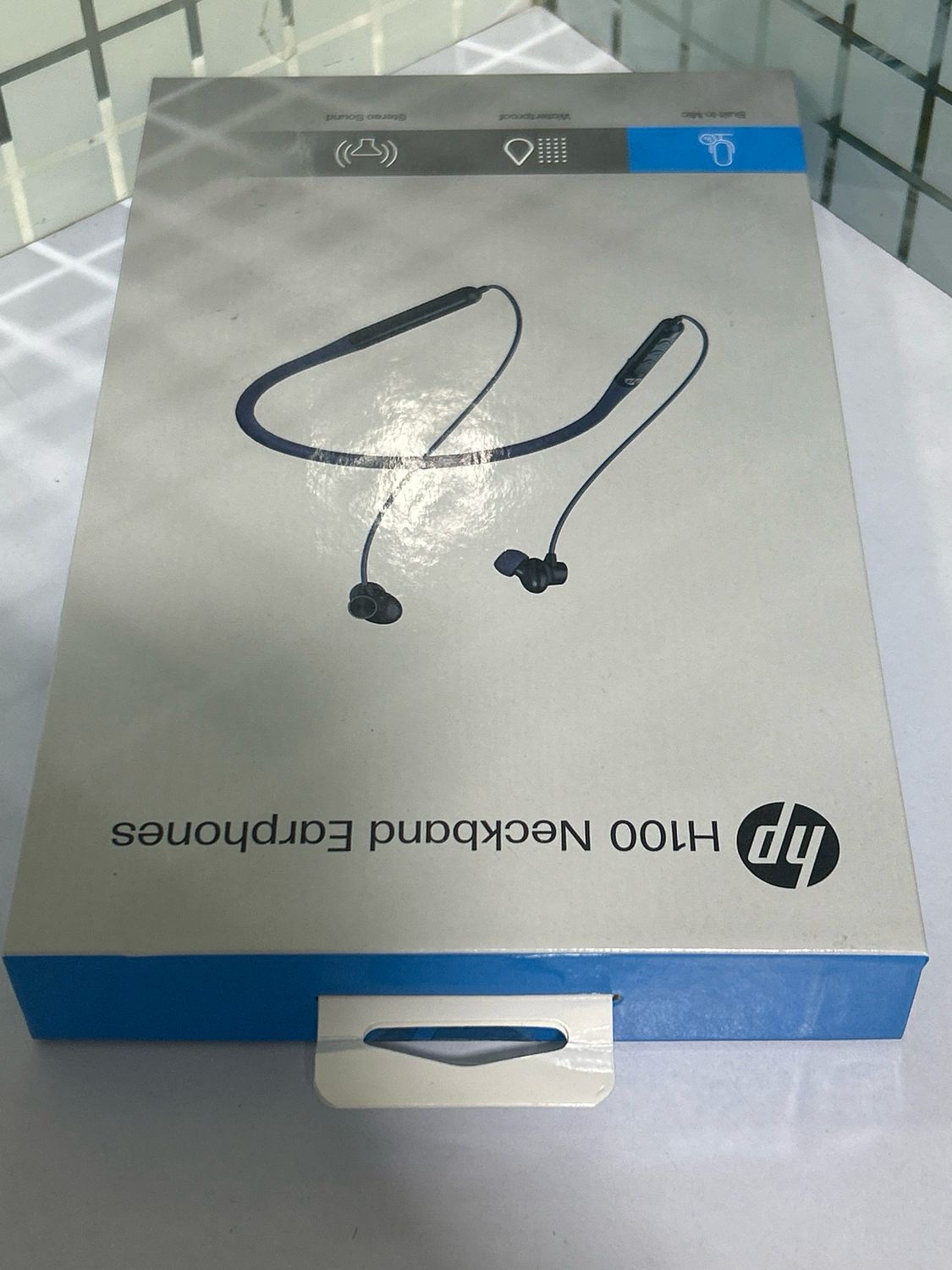 HP H100 Wireless Neckband Headset HP H100 Wireless Neckband Headset