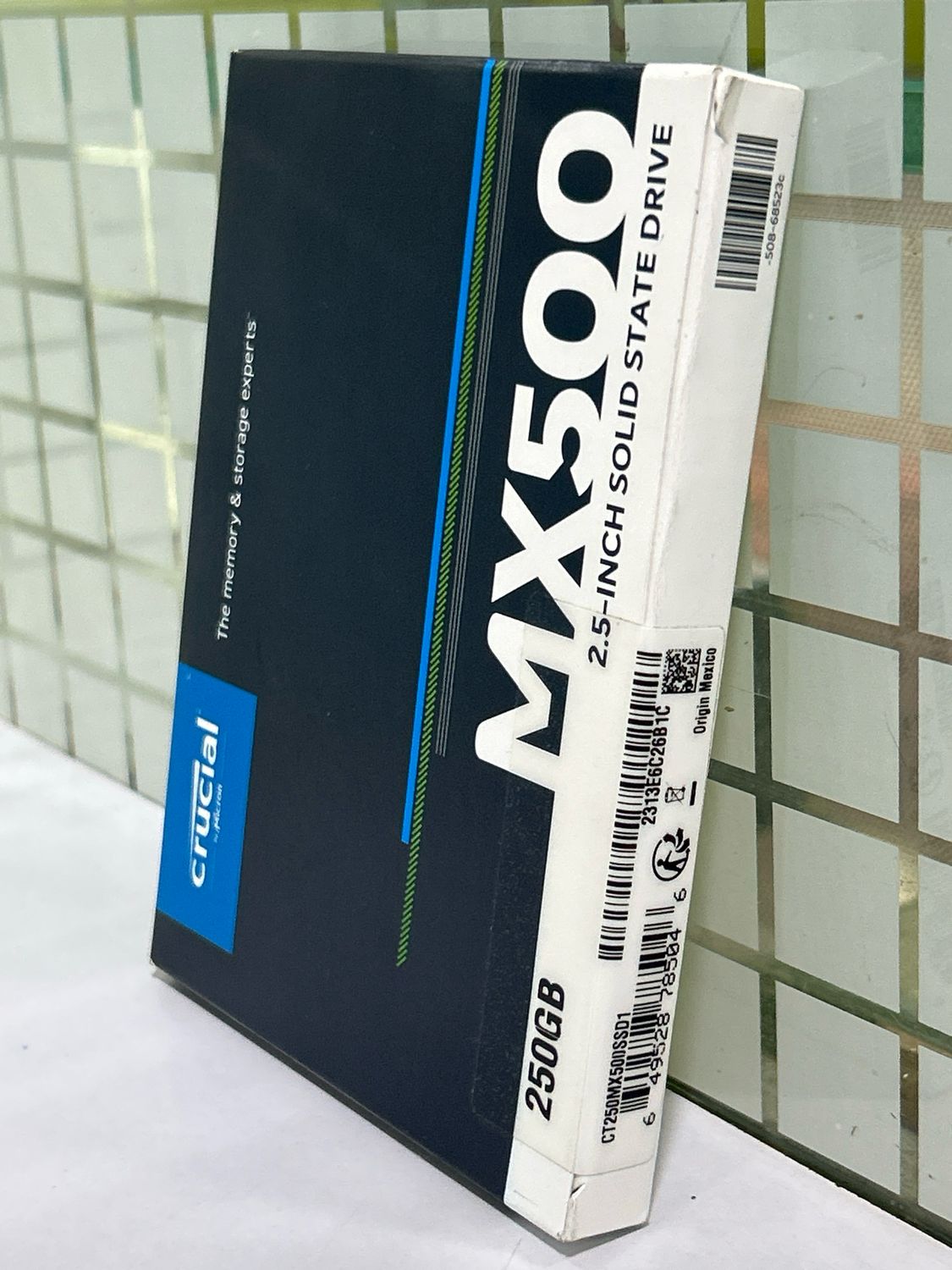 Crucial 250GB MX500 2.5-Inch Sata Internal SSD Crucial 250GB MX500 2.5-Inch Sata Internal SSD