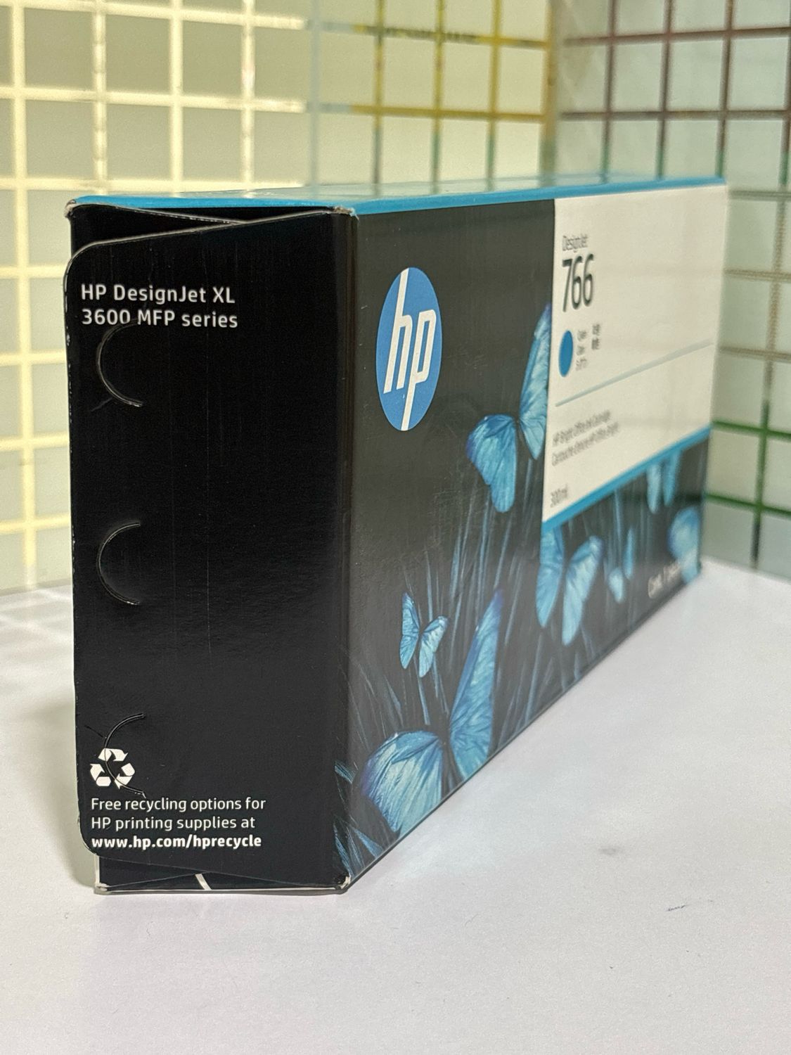 HP DesignJet 766 / 766B Ink Cartridge, Cyan, 300ml HP DesignJet 766 / 766B Ink Cartridge, Cyan, 300ml