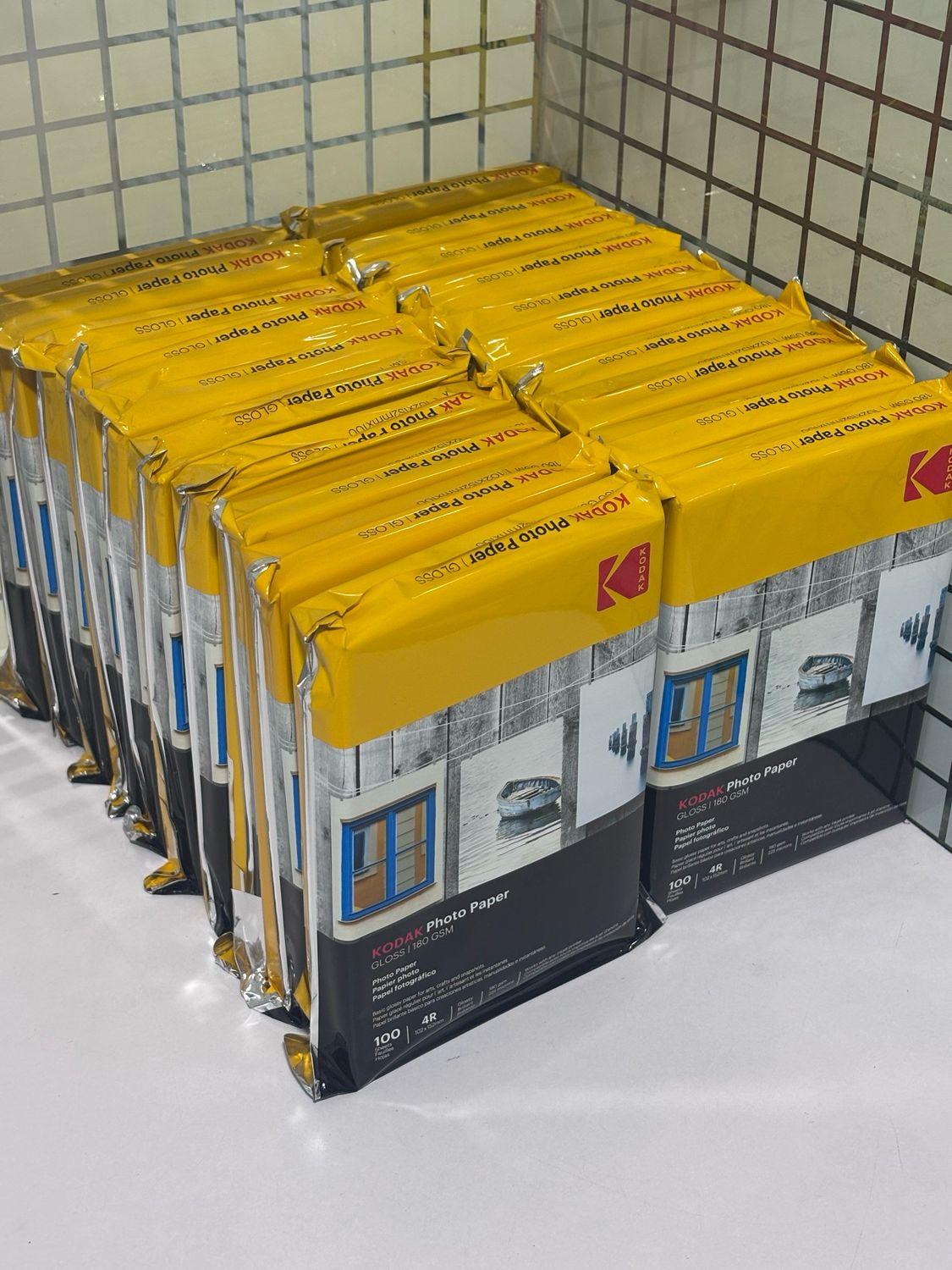 Kodak 180gsm 4R (4x6) Gloss Photo Paper 100sheets Kodak 180gsm 4R (4x6) Gloss Photo Paper 100sheets