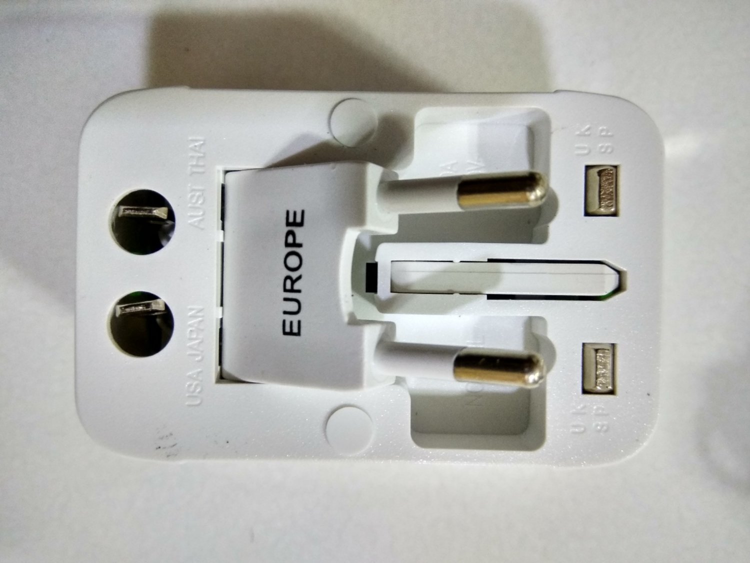 Universal World Wide Travel Charger Adapter Plug Universal World Wide Travel Charger Adapter Plug