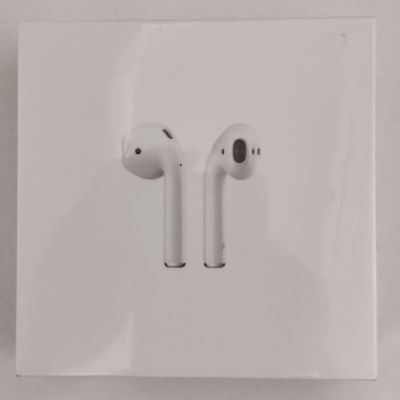 Apple AirPods (2nd Gen.) With Charging Case