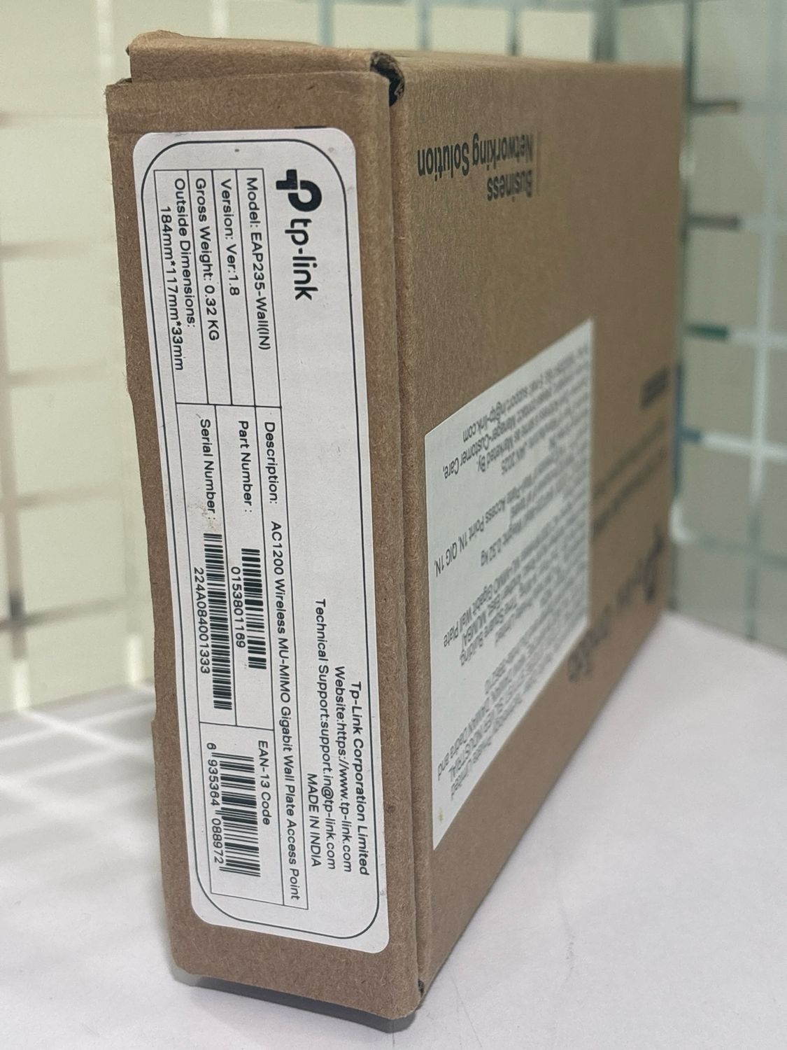 TP-Link EAP235-Wall Plate Access Point TP-Link EAP235-Wall Plate Access Point