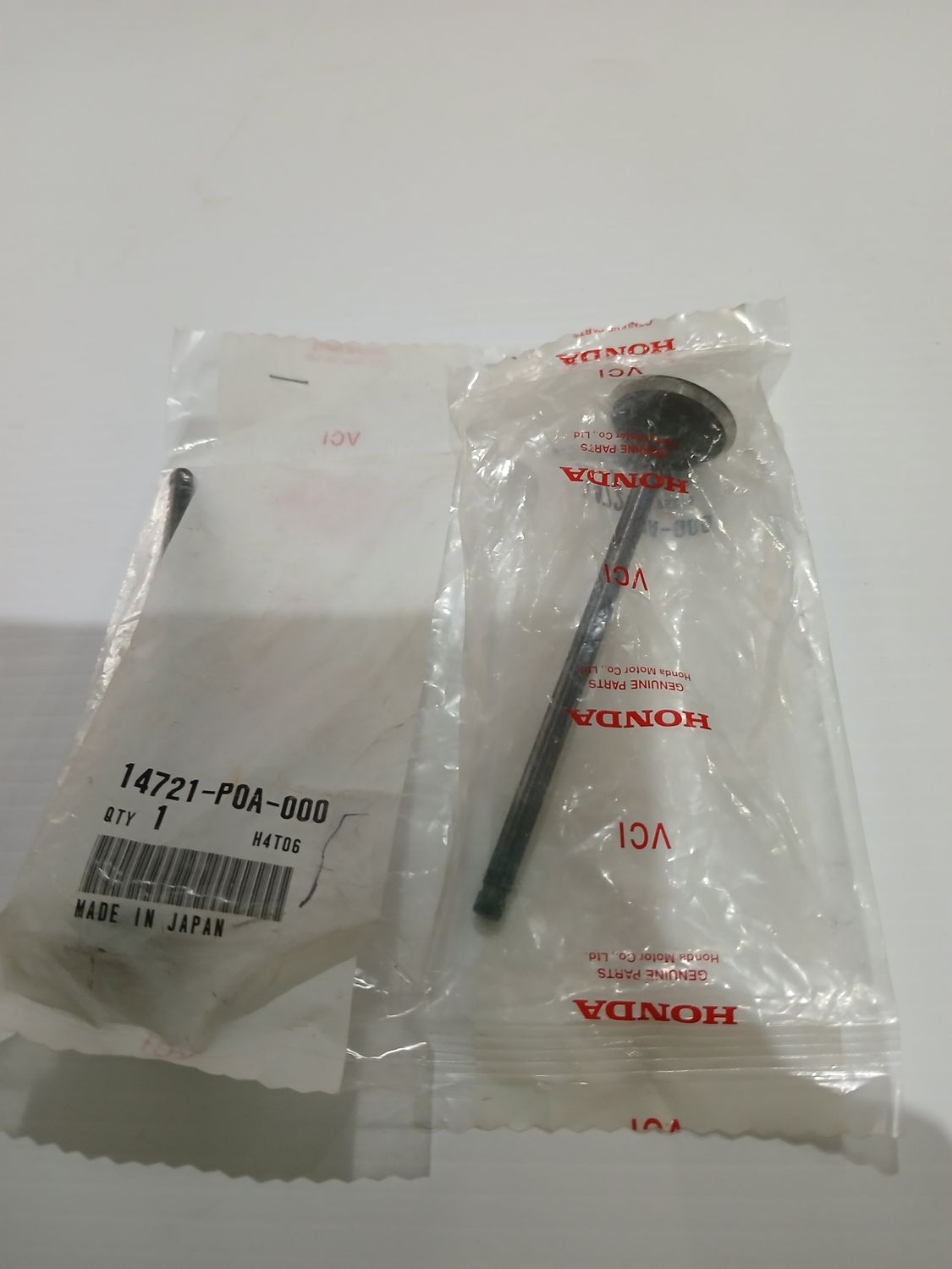 Valve,.Exhaust  14721-P0A-000