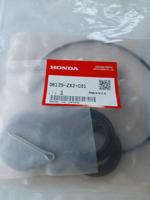 Gearcase Seal Kit  06125-ZX2-C01
