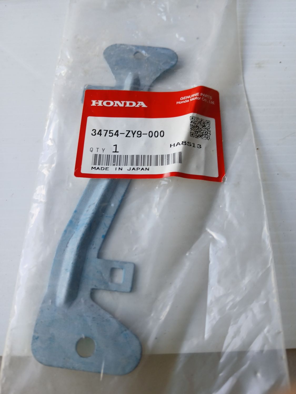 Bracket, ECU  34754-ZY9-000