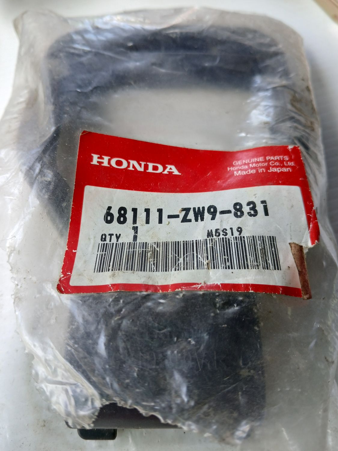 Carrying Handle  68111-ZW9-831