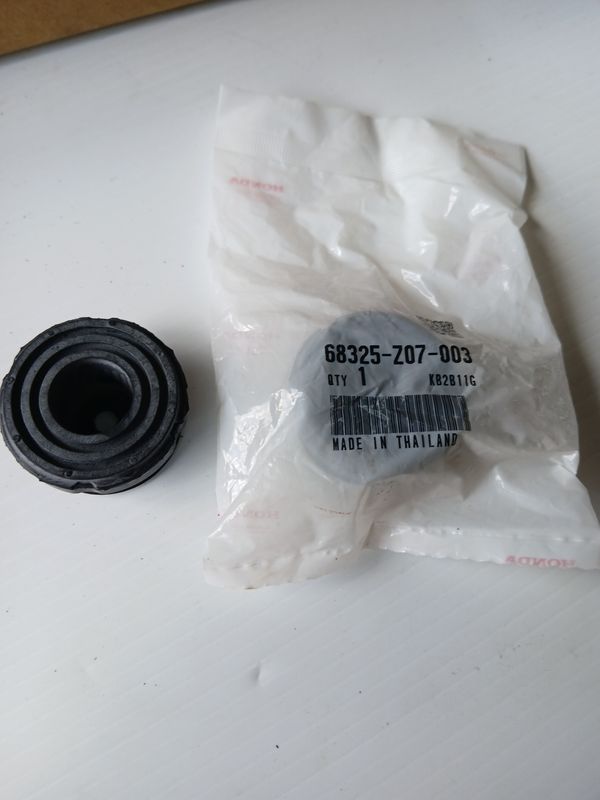 Rubber, Bottom  68325-Z07-003