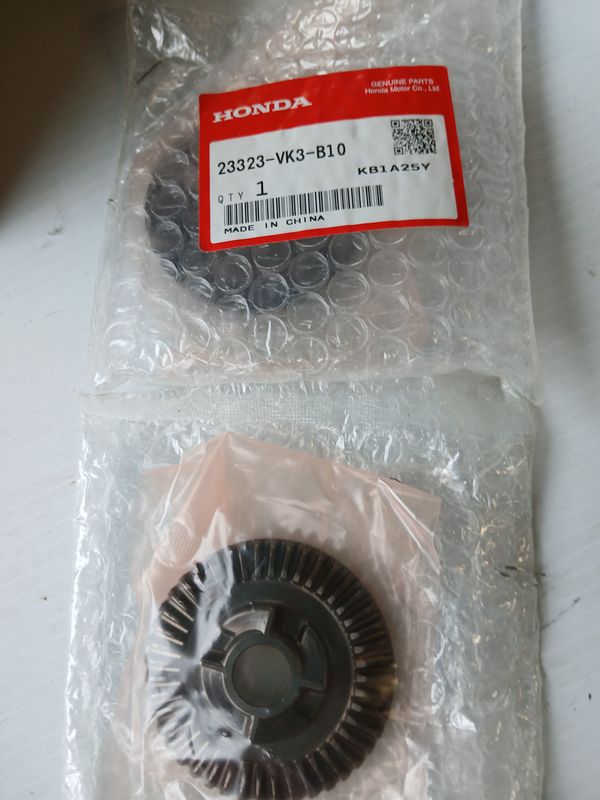 Gear, Bevel  23323-VK3-B10