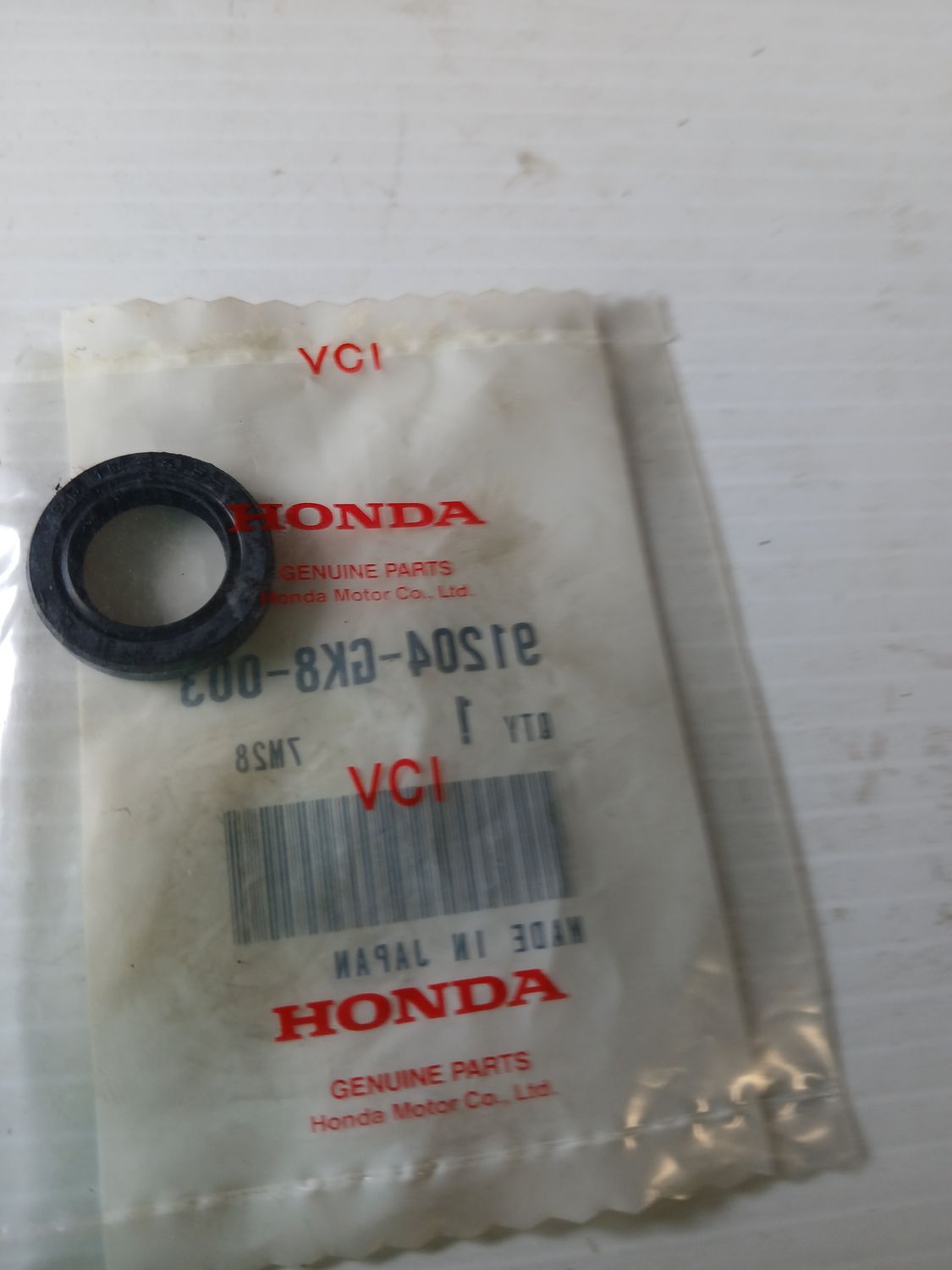Oil Seal, 15 x 24 x 5,  91204-GK8-003
