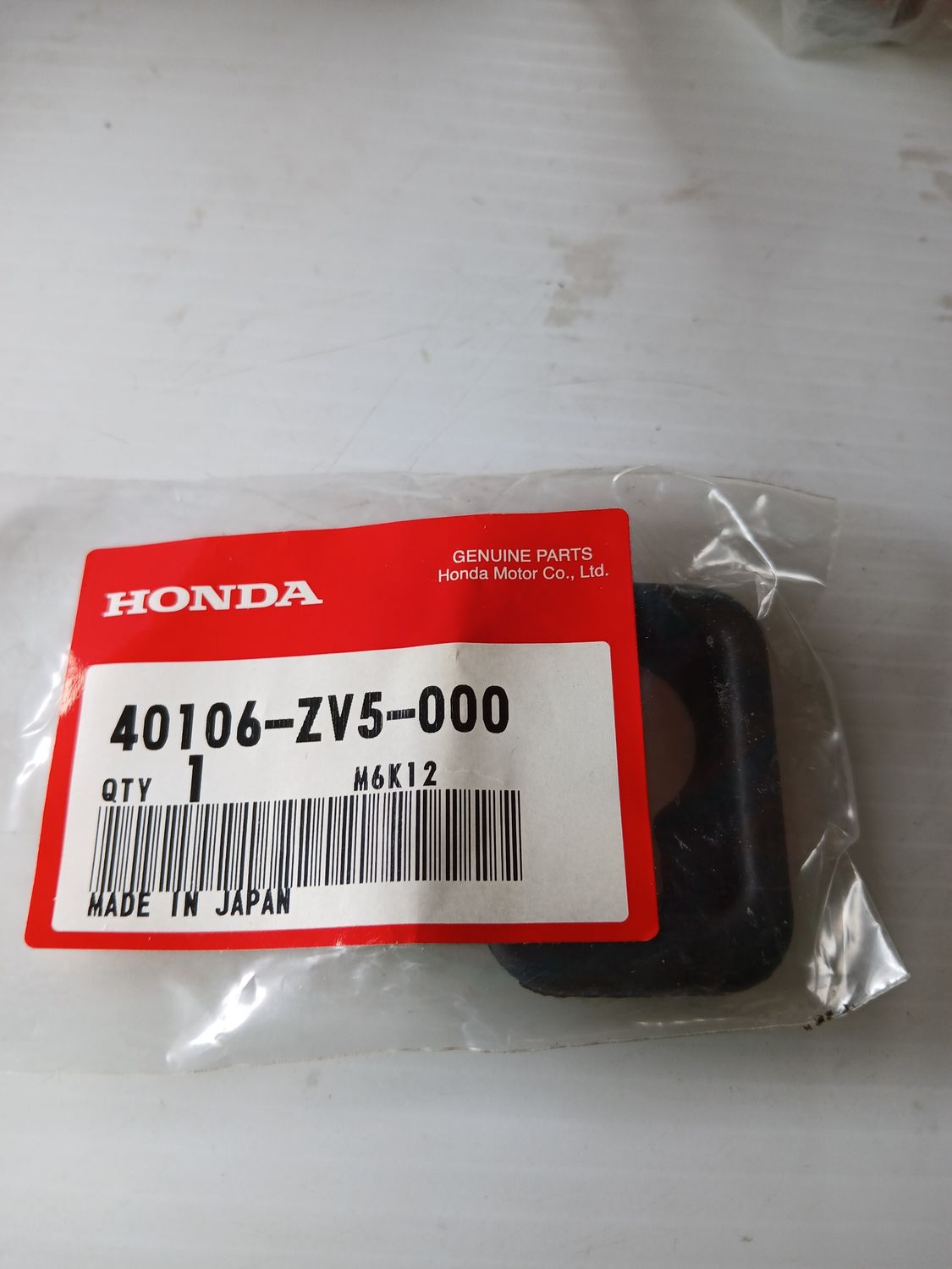 Grommet B, Under Case  40106-ZV5-000
